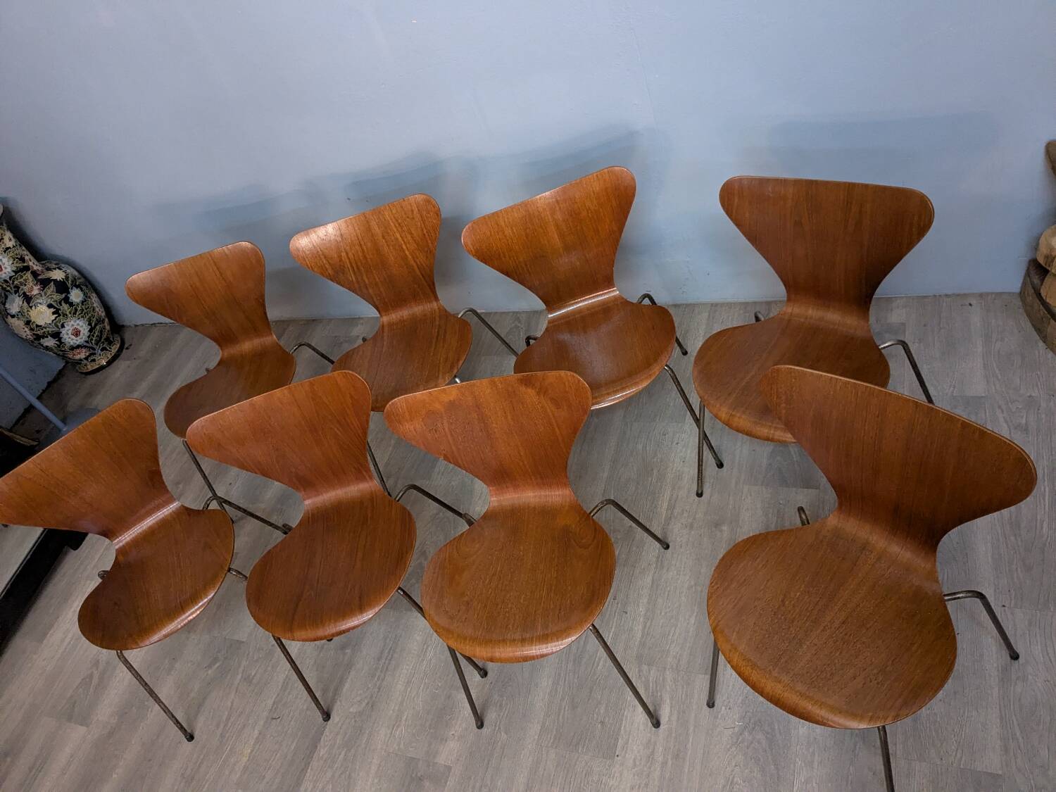 8 Arne Jacobsen Series 7 chairs