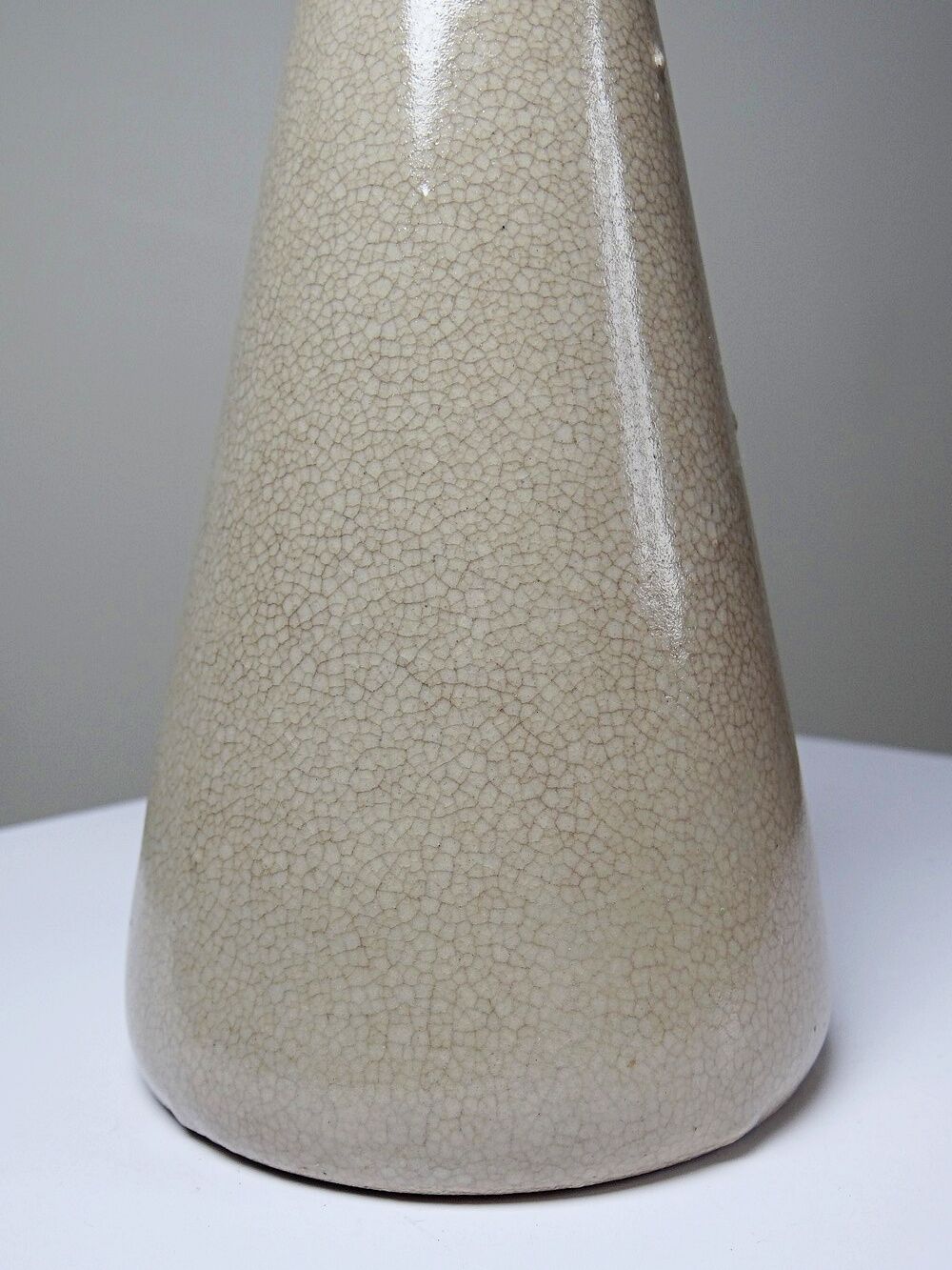 Art Deco conical vase in crackled beige earthenware, circa 1930-1950.