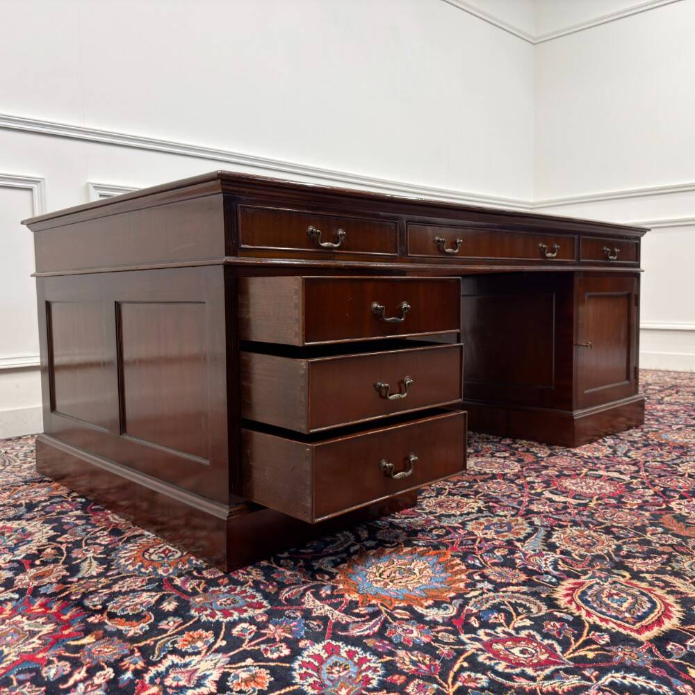 Très grand classique anglais Partnerdesk