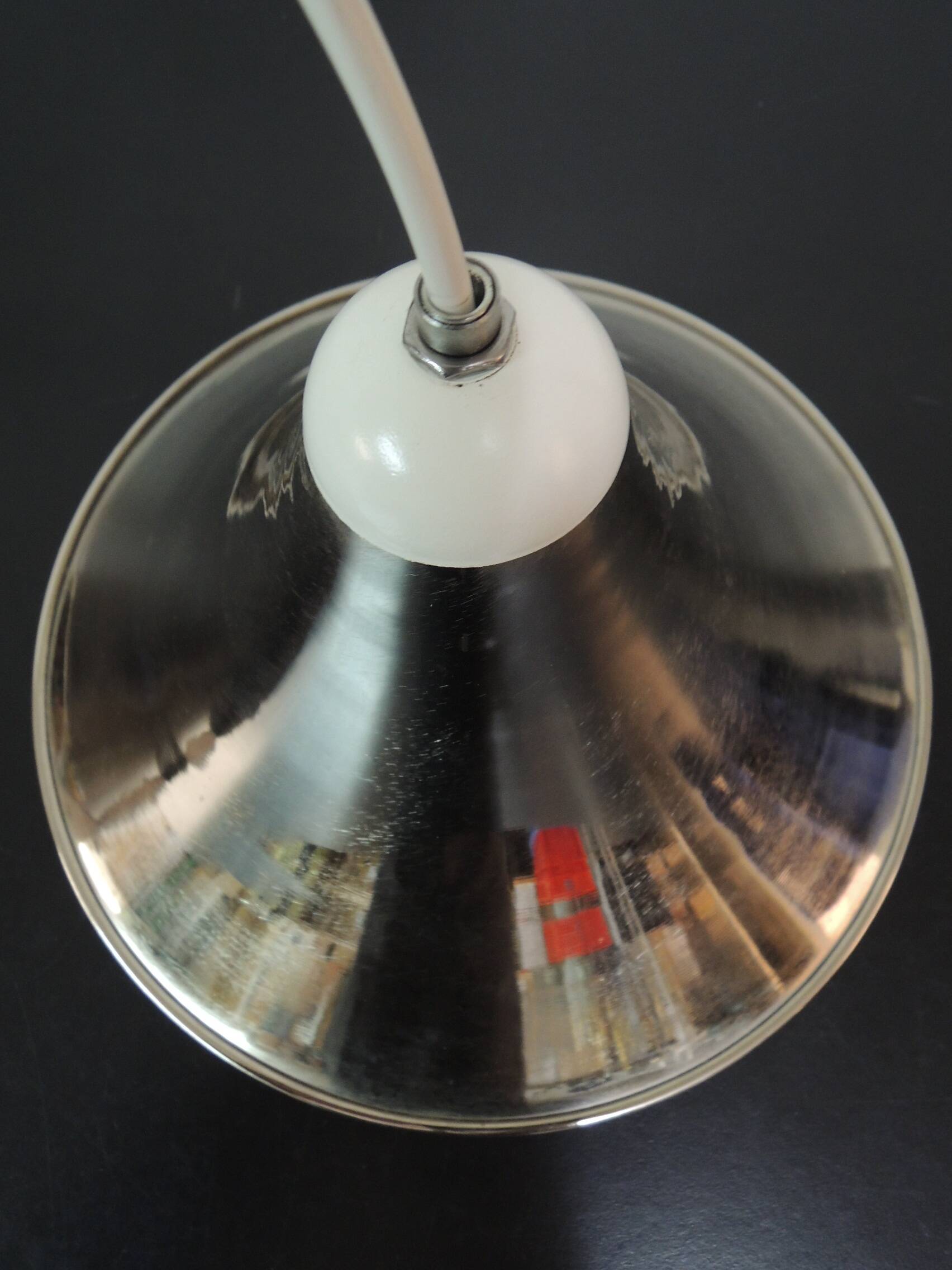 Metal suspension