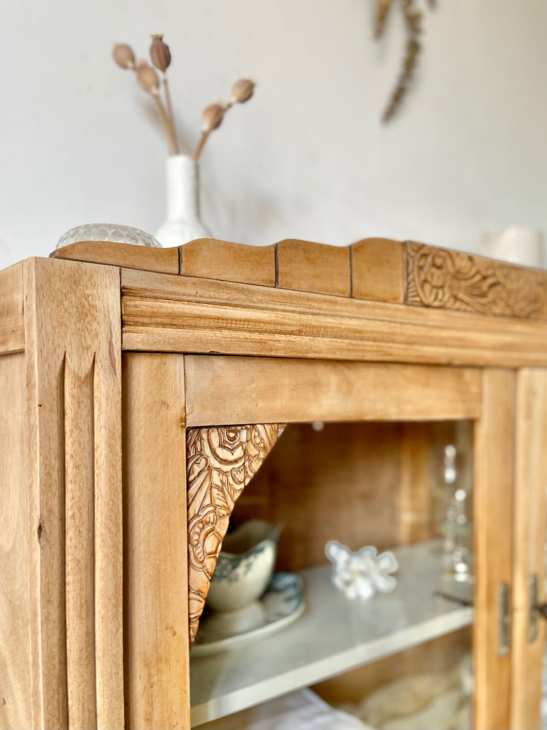 Dresser / Art Deco showcase