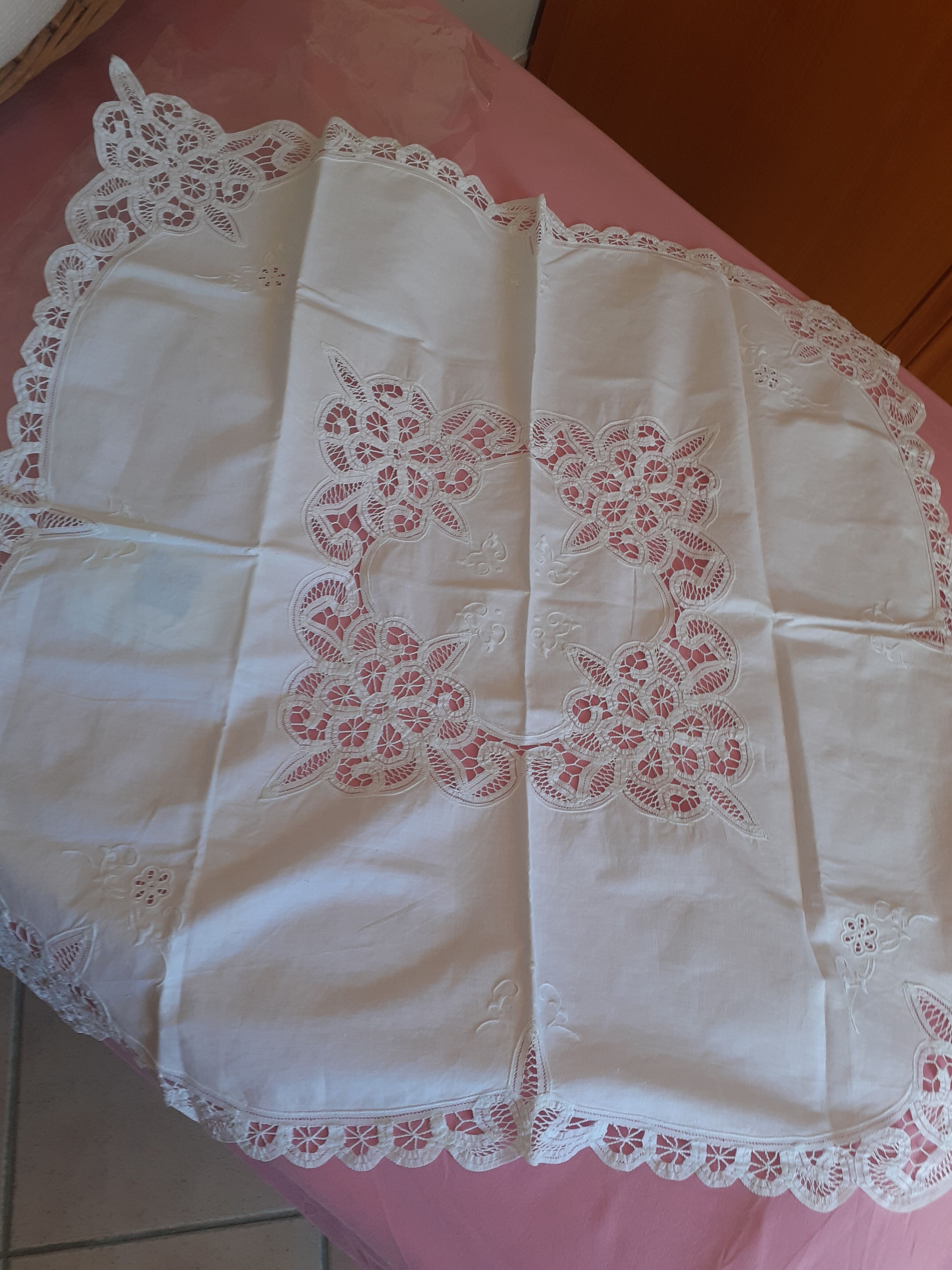 Former tablecloth service