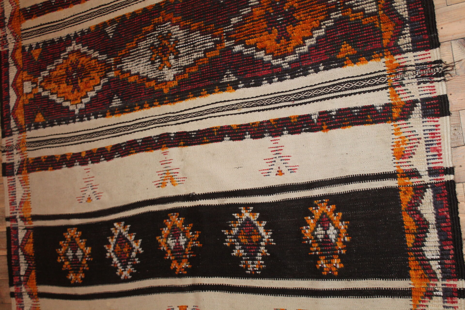 Colorful Moroccan rug 191x140cm