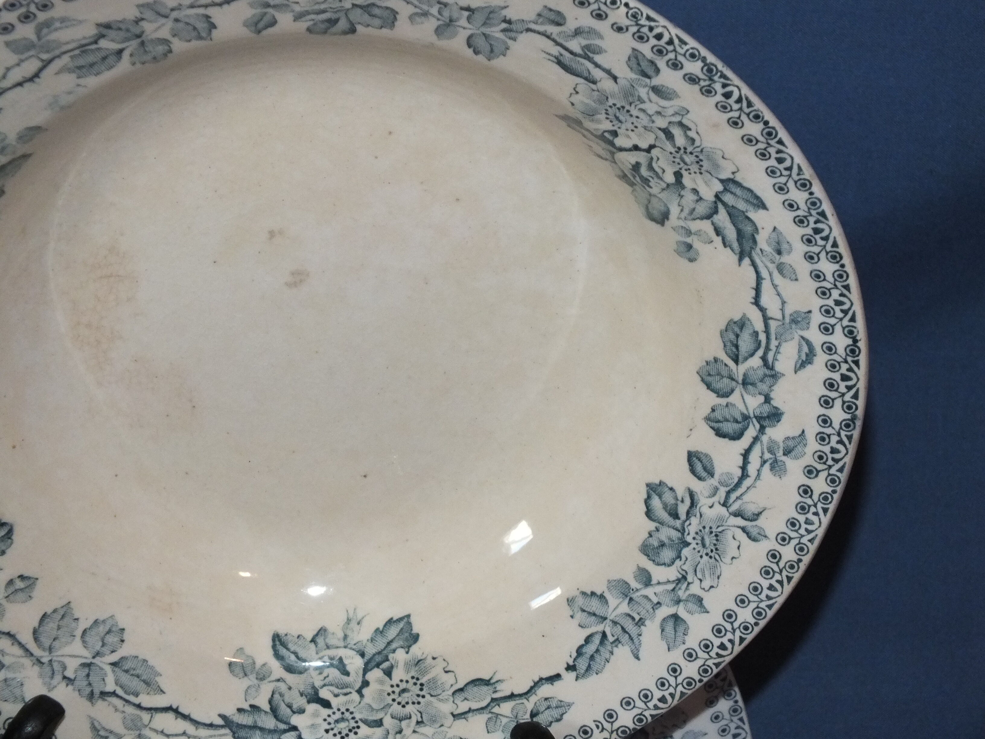 4 Assiettes Guadeloupe creuses en Terre de Fer - HBCM Creil & Montereau