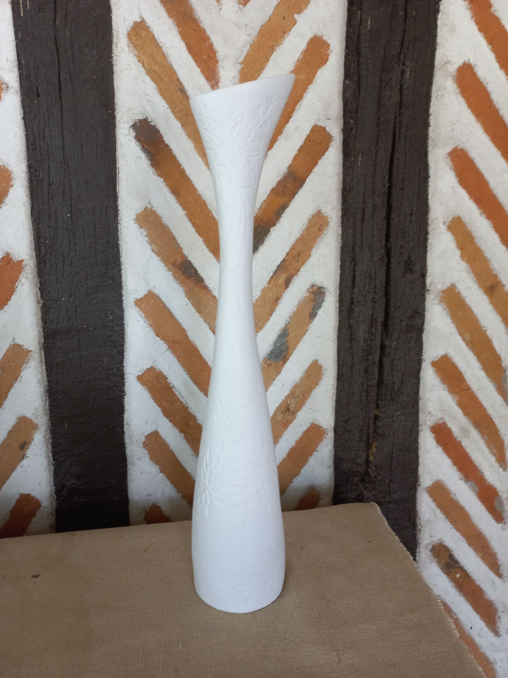 Sia porcelain biscuit vase