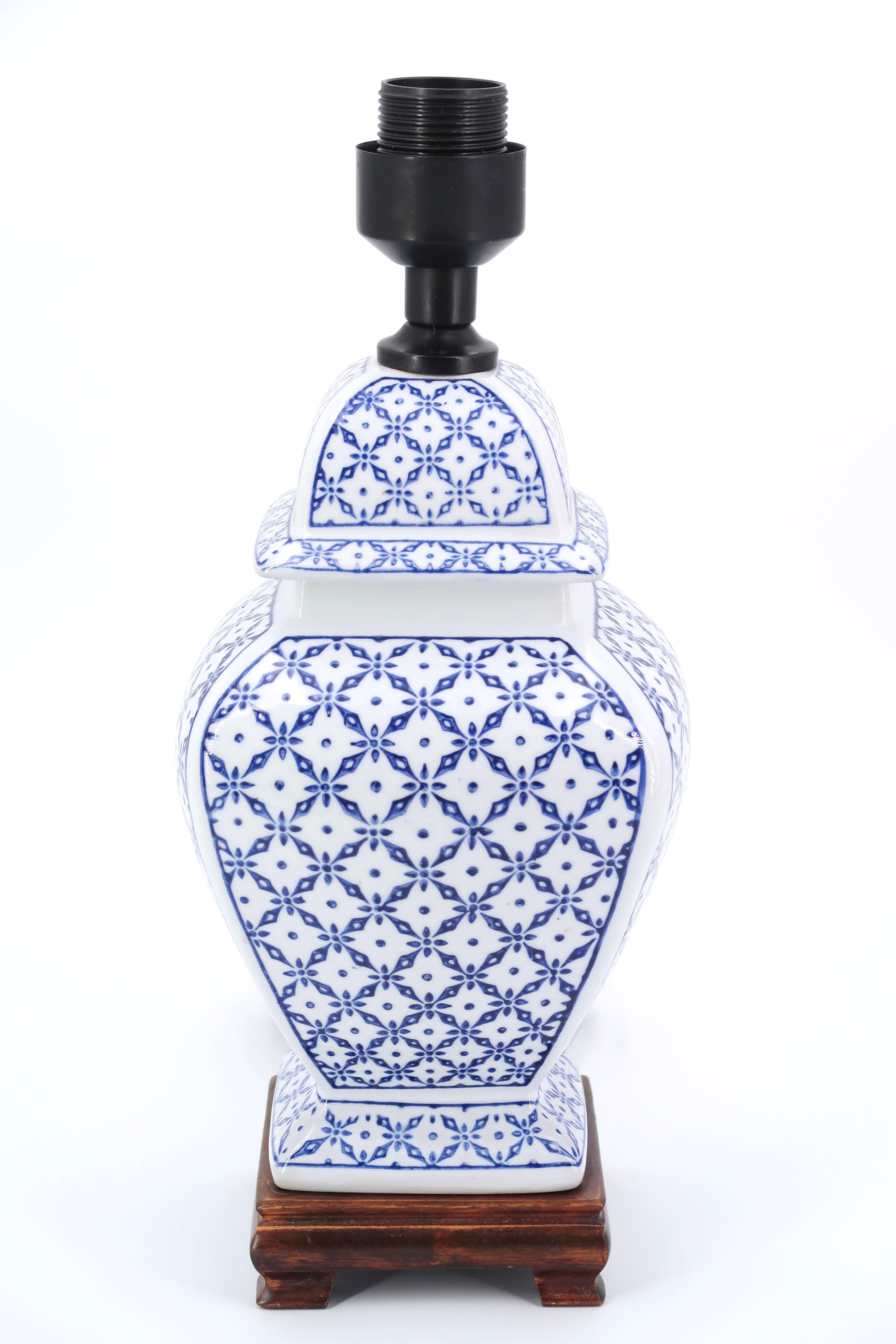 White and blue porcelain lamp
