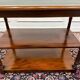 Table d'appoint anglaise classique avec dessus en cuir vert