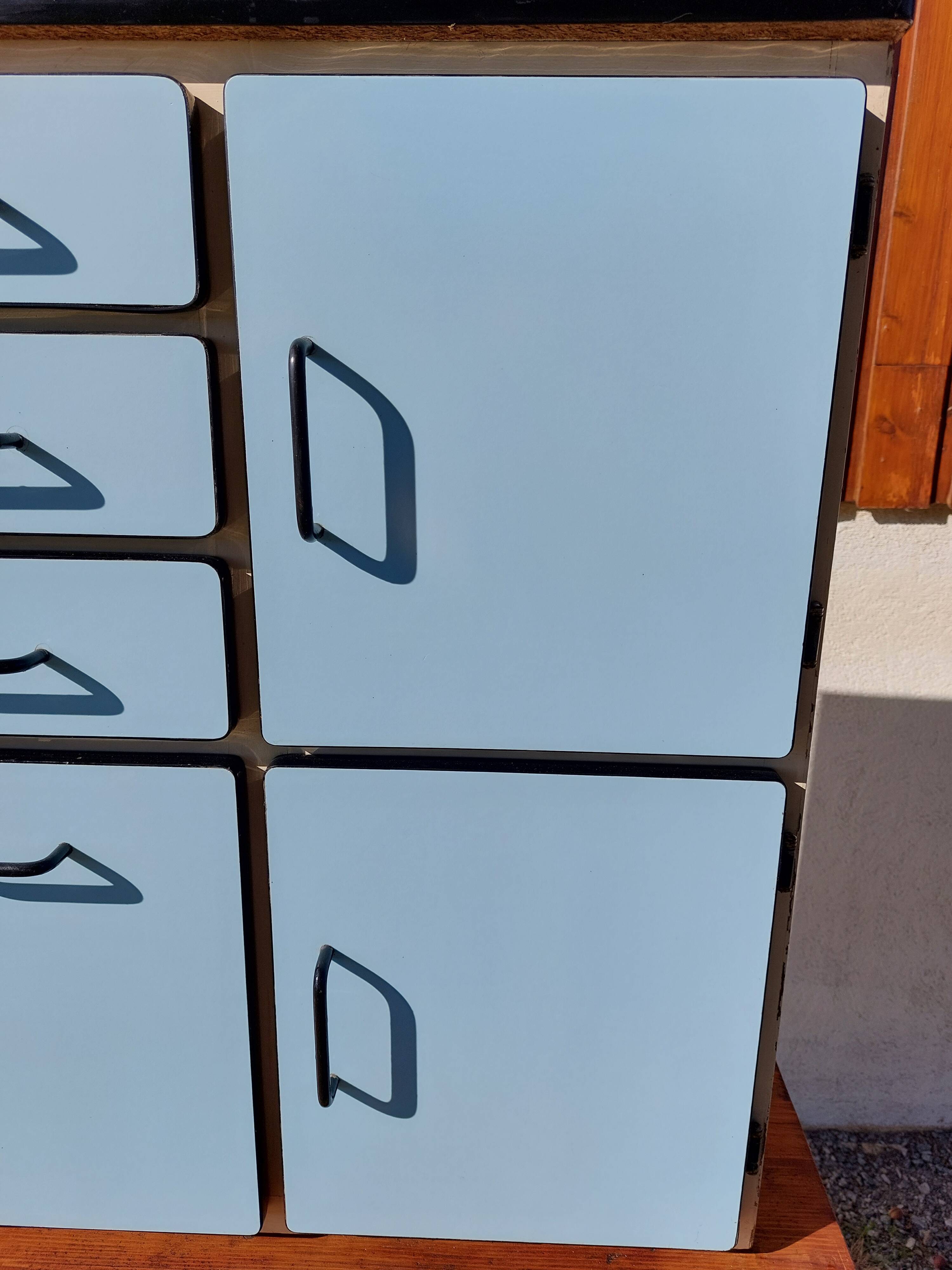 Closet in blue formica