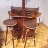 bar et chaises style bateau
