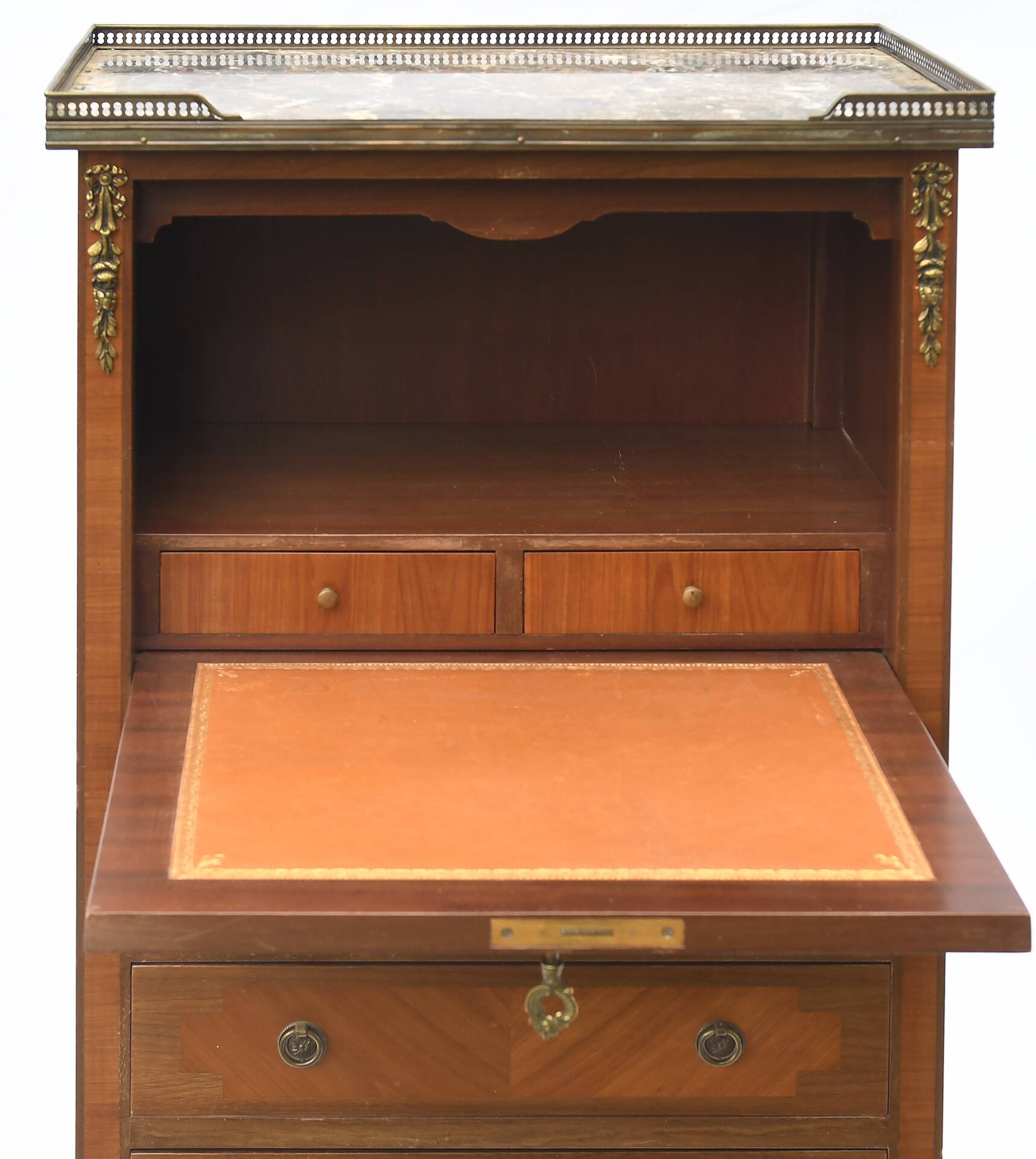 Transition style lady's secretary