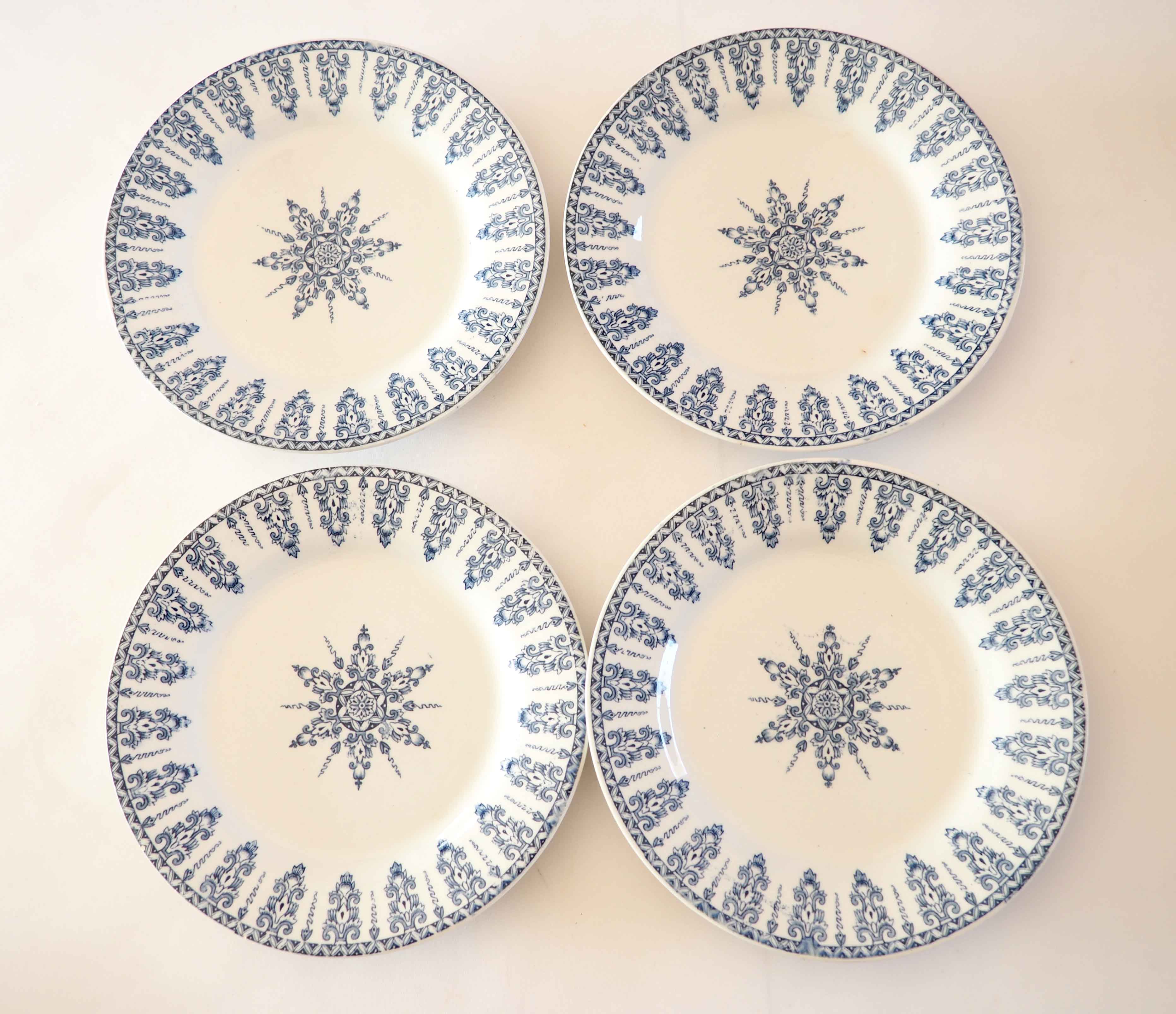 4 assiettes Terre de Fer modèle Annam