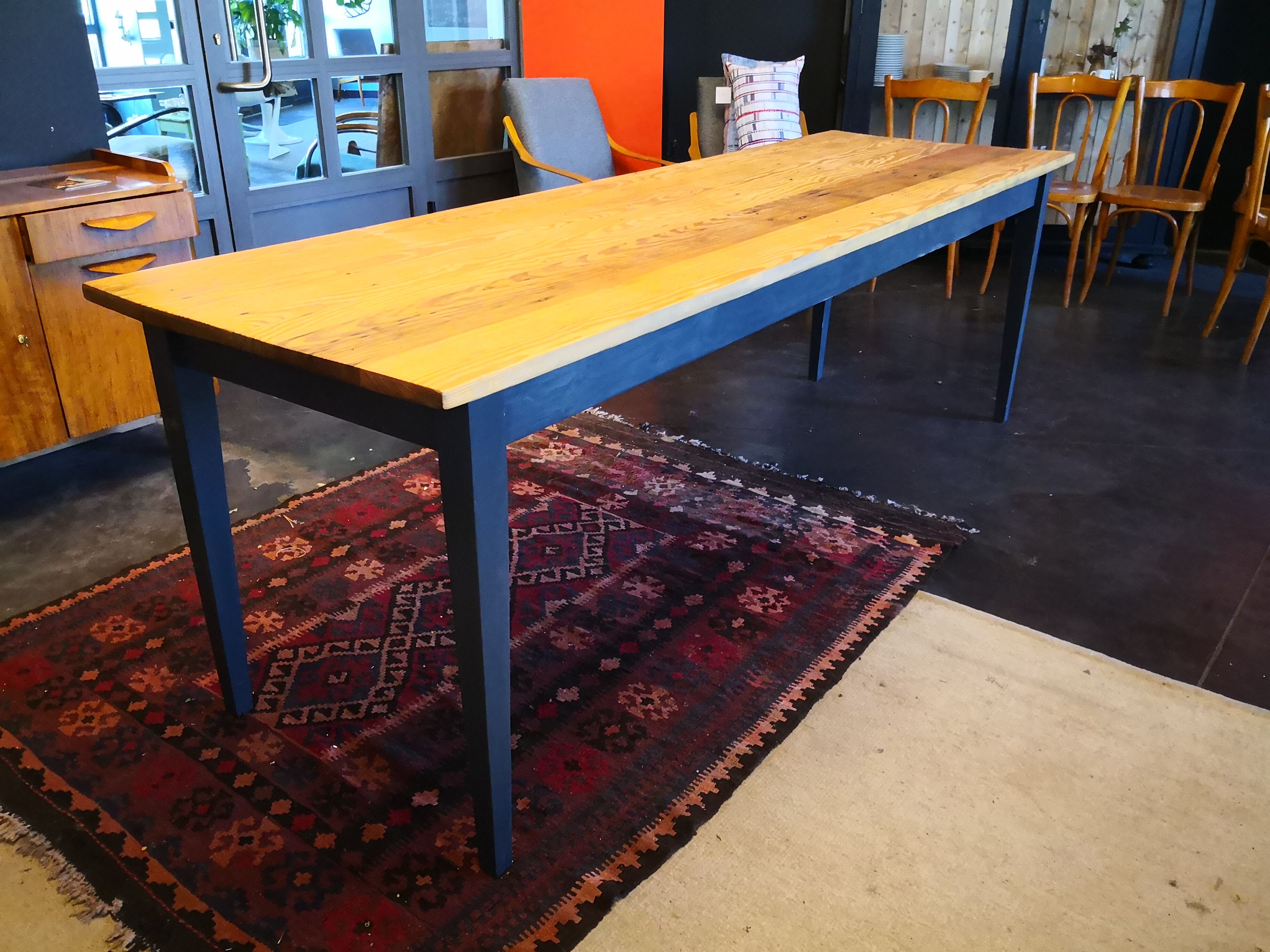 Vintage table, 2,40m, 8 people