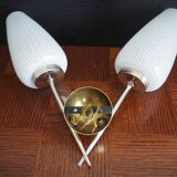 Applique double en laiton des années 1960- Globe en verre blanc