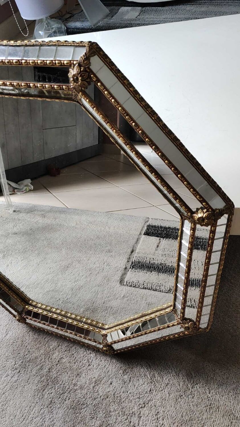 Venetian octagonal mirror murano style. a parecloses/facets. floral and beaded decoration 60 x 60 cm