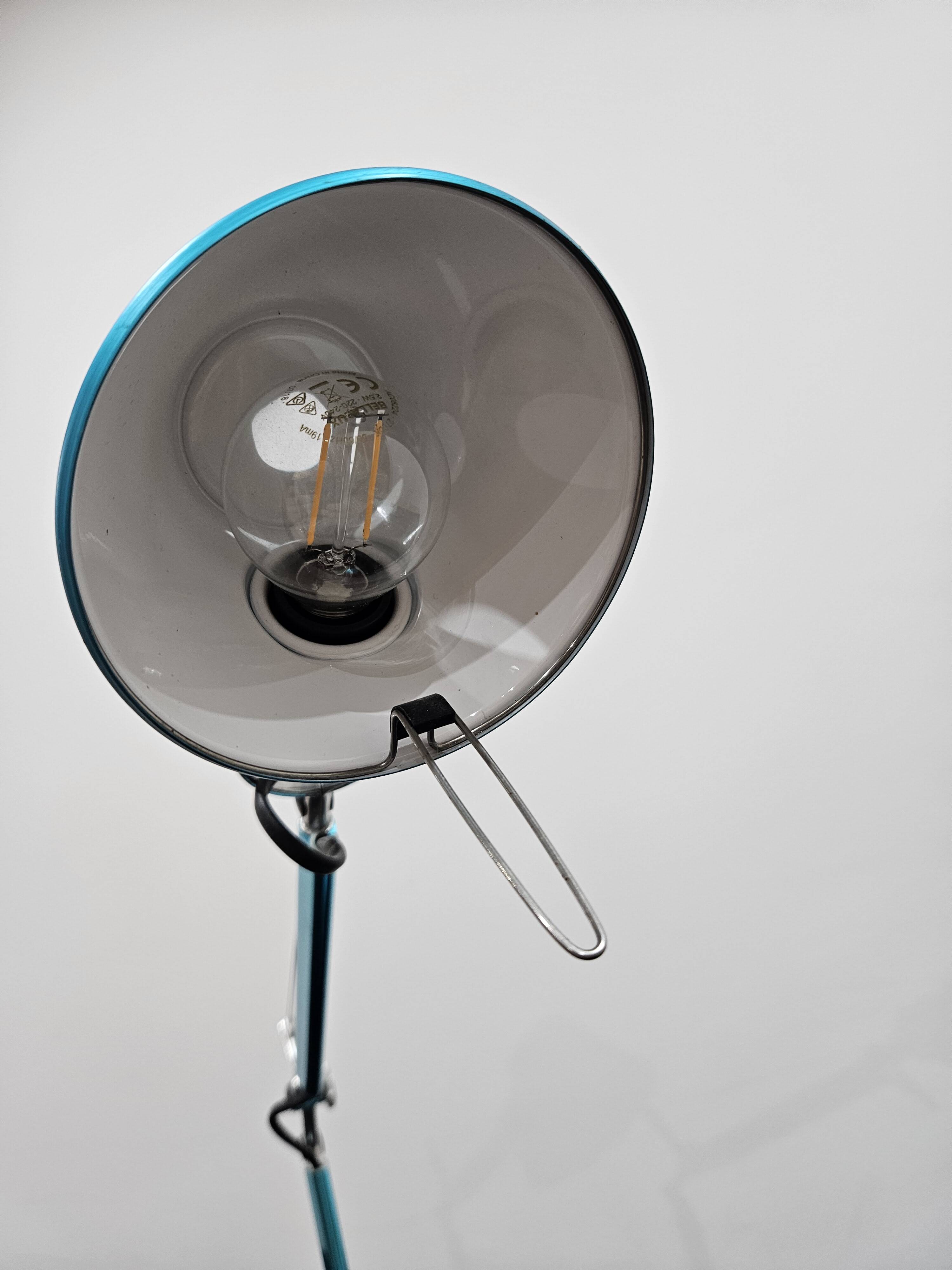 Artemide Tolomeo desk lamp, Design: Michele De Lucchi, Giancarlo Fassina.