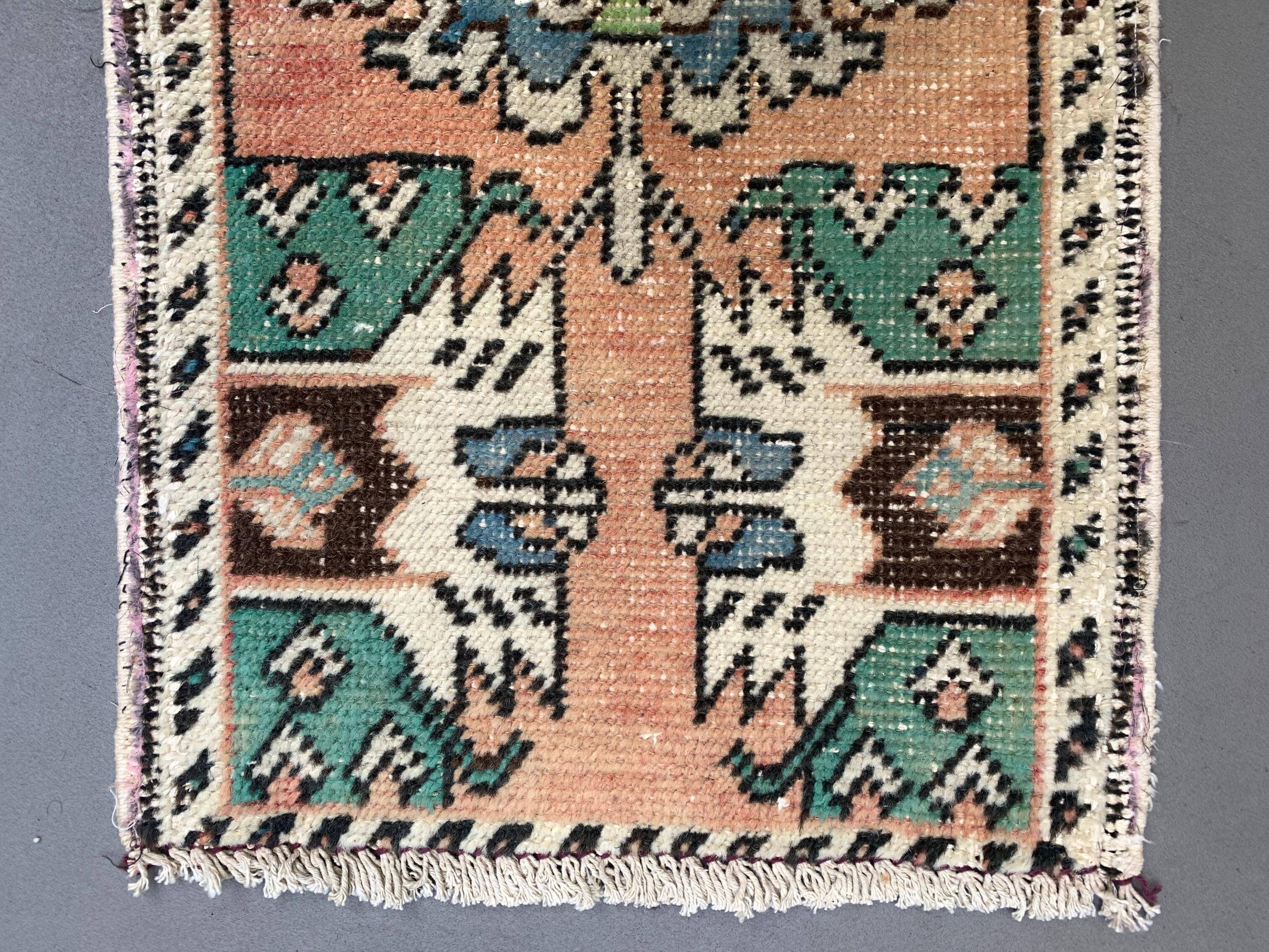 Small Vintage Turkish Rug 87x56 cm, Short Runner, Tribal, Shabby, Mini Carpet