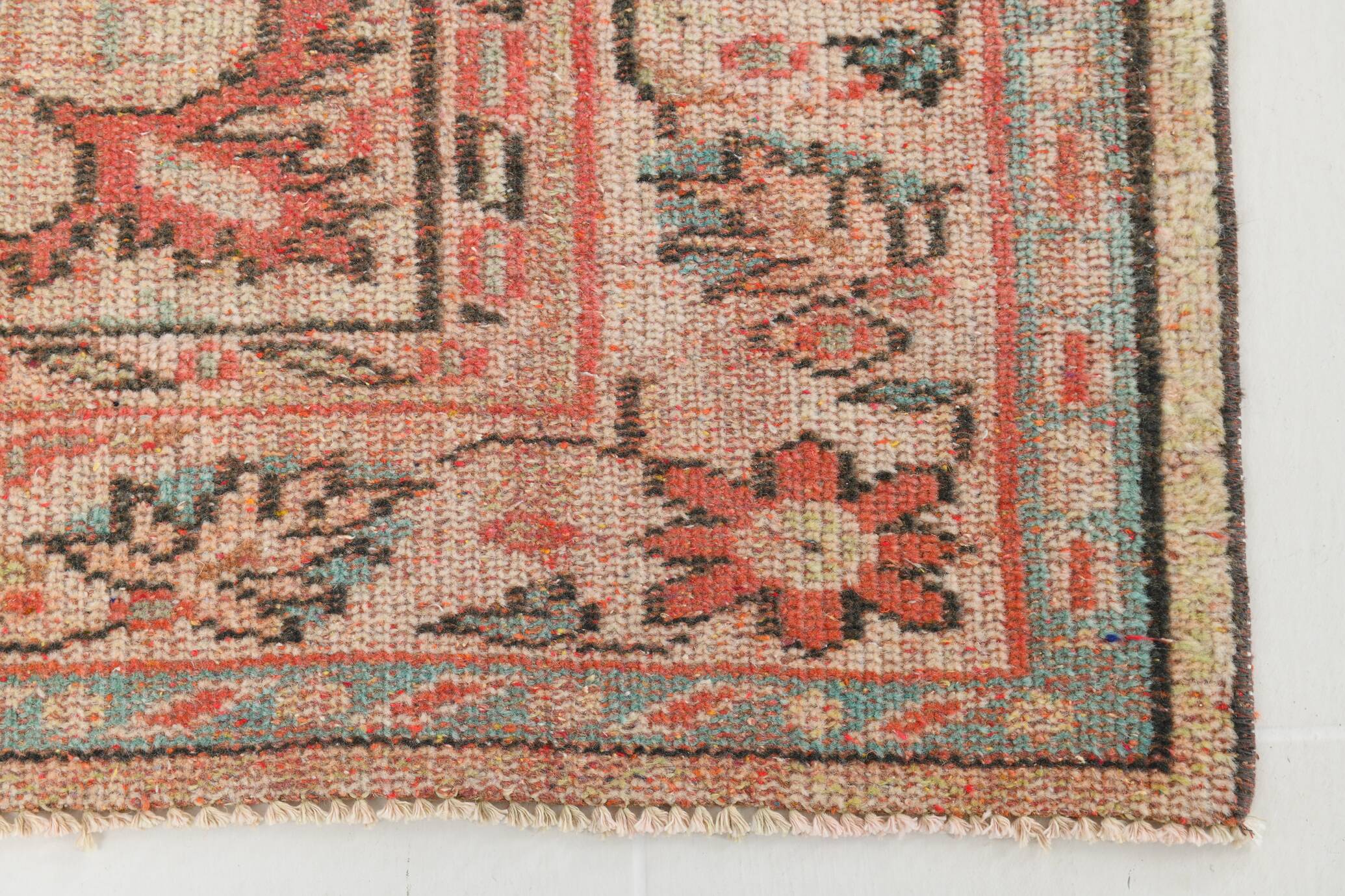 Tapis Anatolien Vintage Fait Main en Laine, Tons Rose Fané, Beige & Bleu