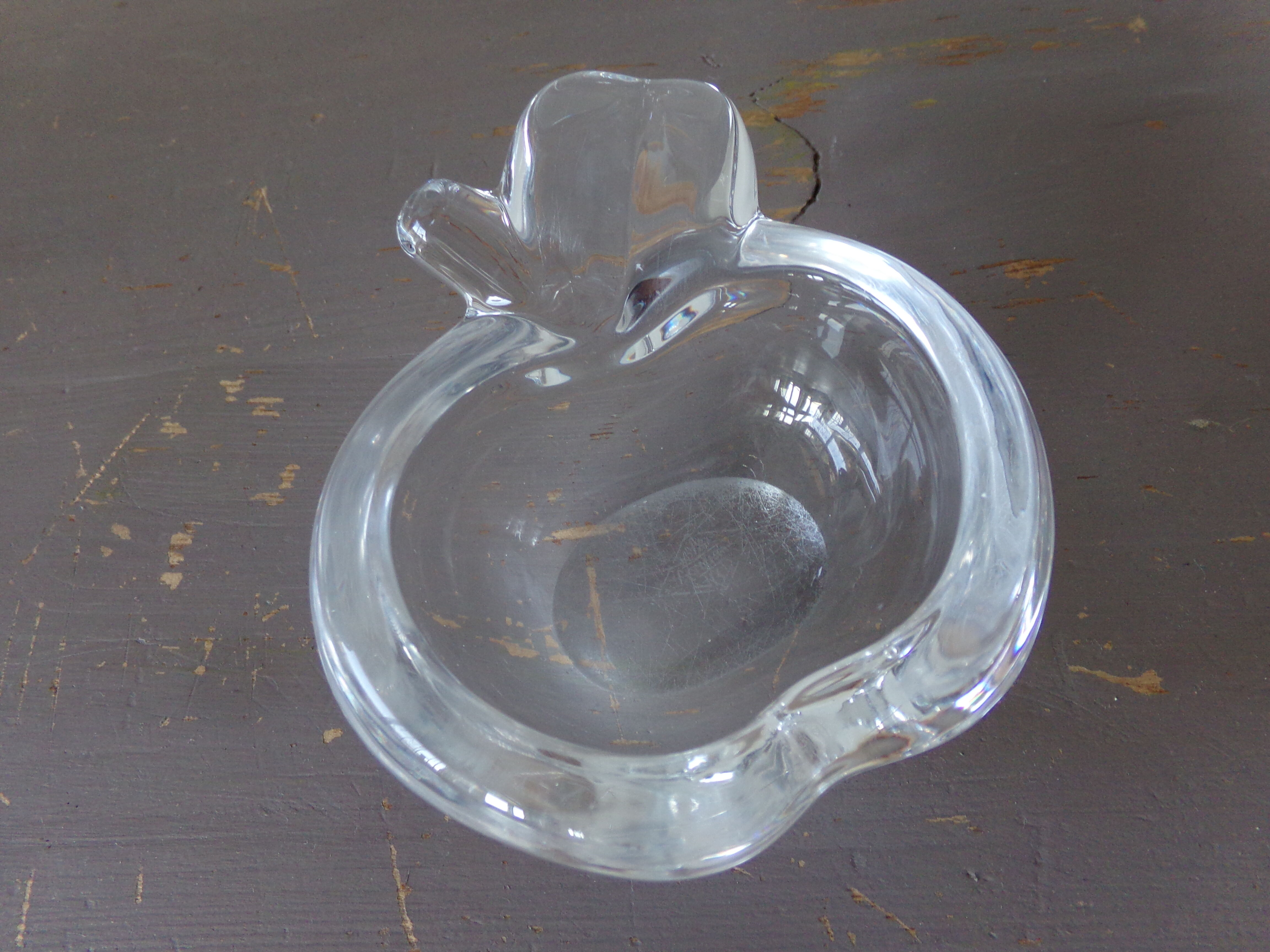 Apple-shaped crystal ashtray