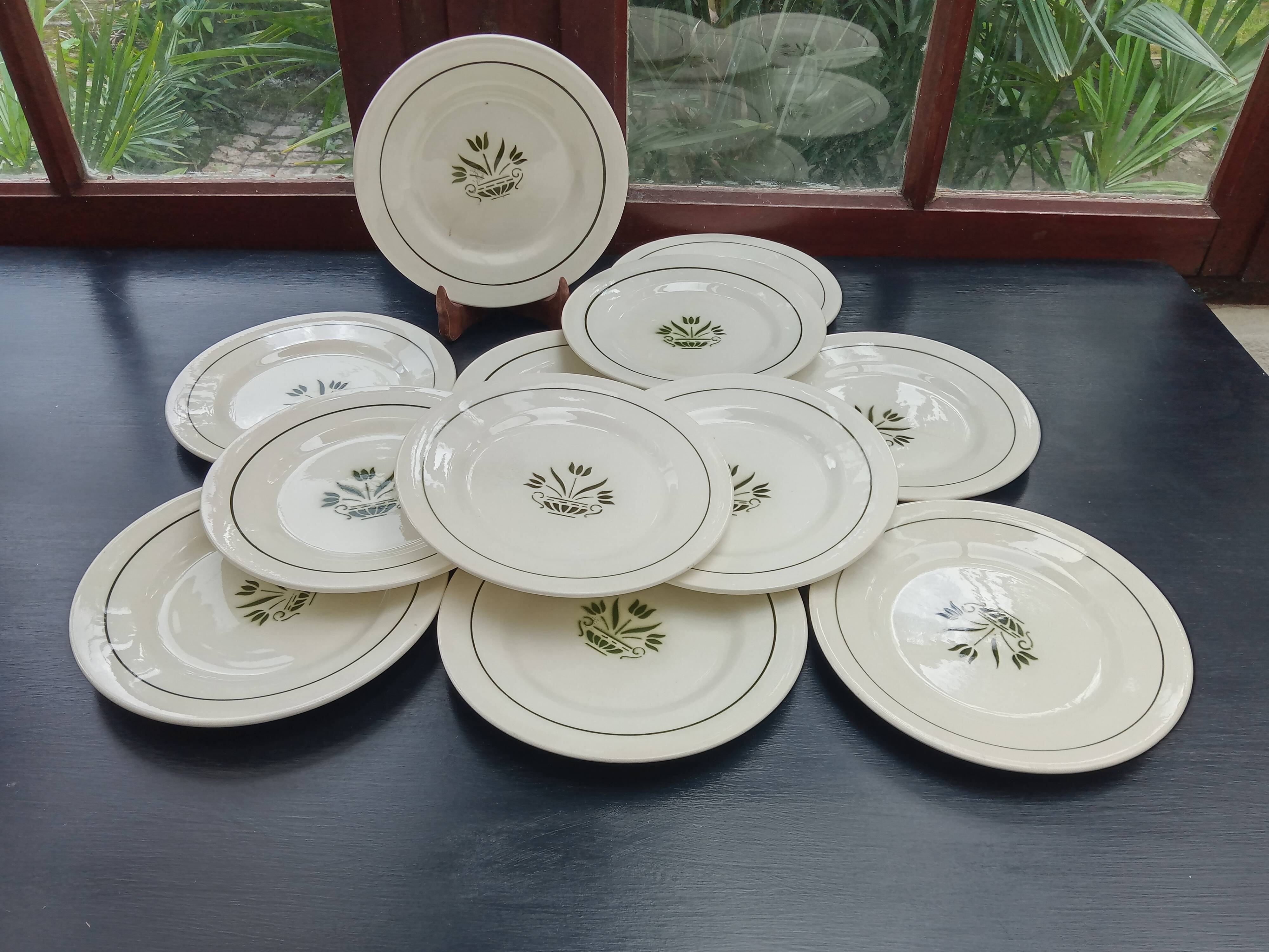 12 Terre de Fer Marmoz dessert plates