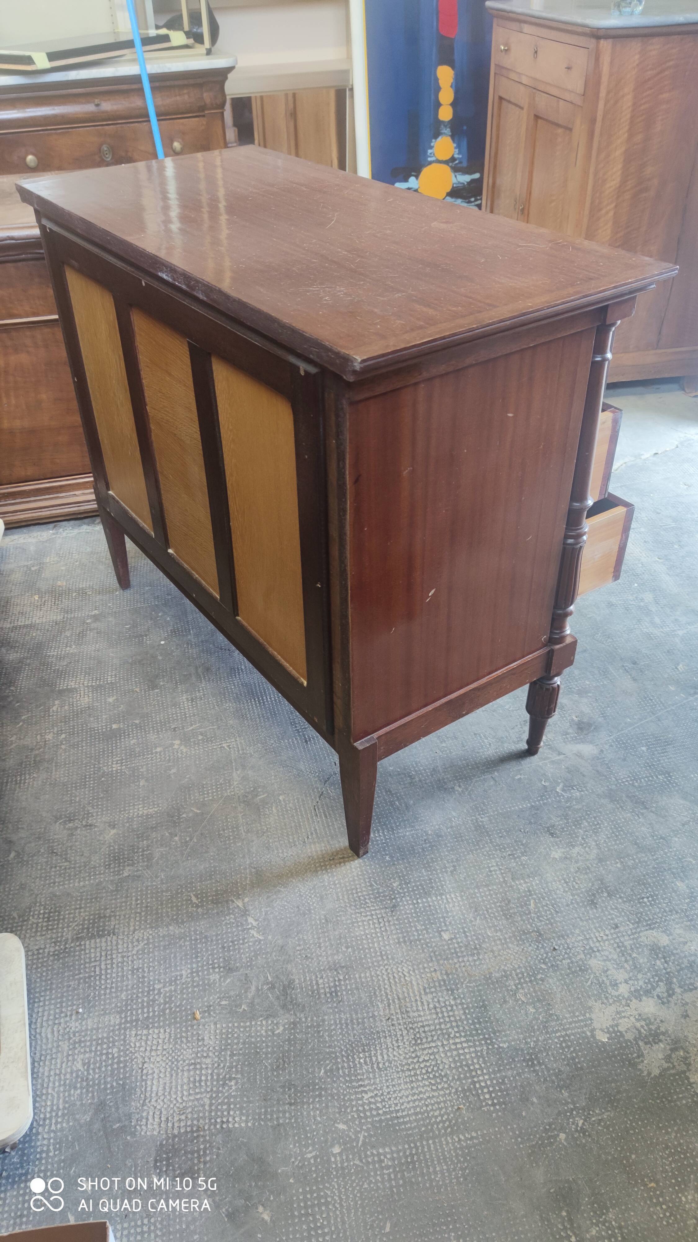 Mahogany chest of drawers with 3 drawers, circa 1940
