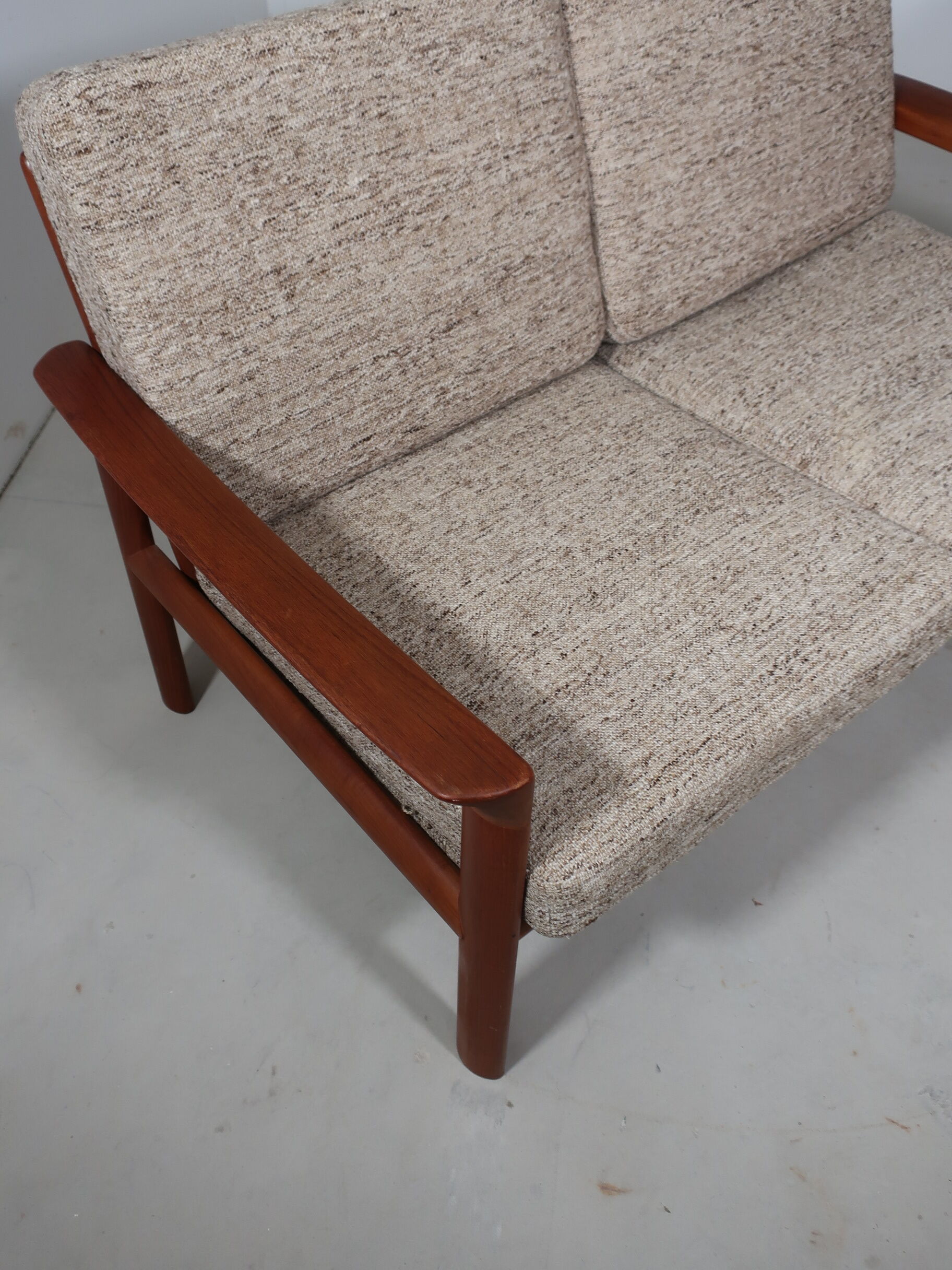 Two-seater sofa in massive teak 60s edition Dyrlund