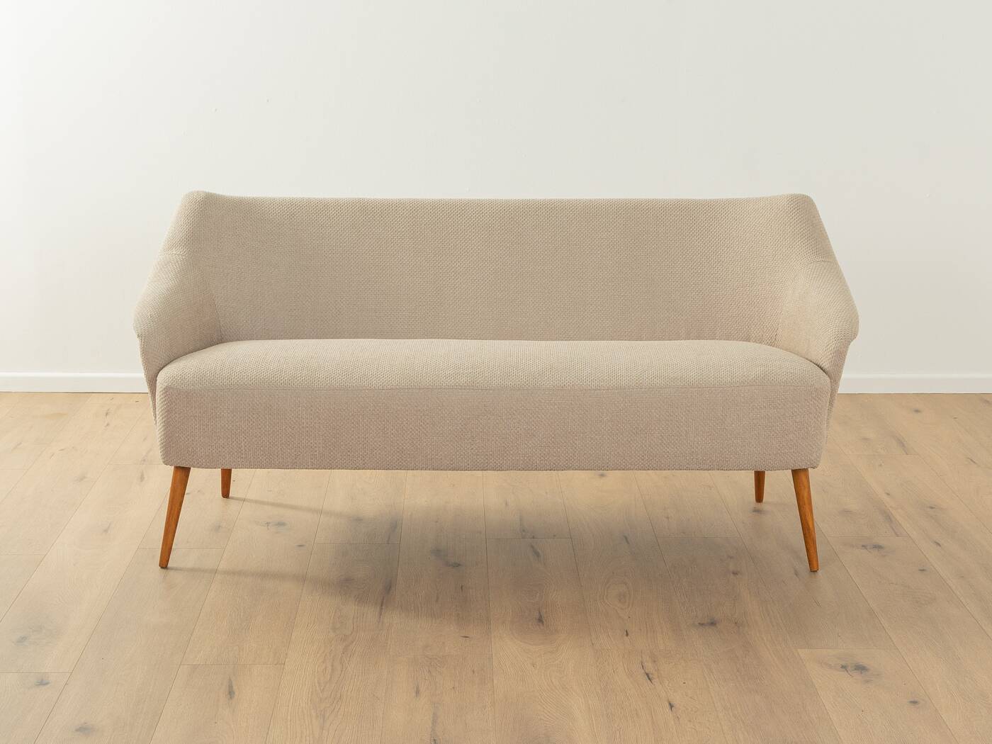 Charming cocktail sofa