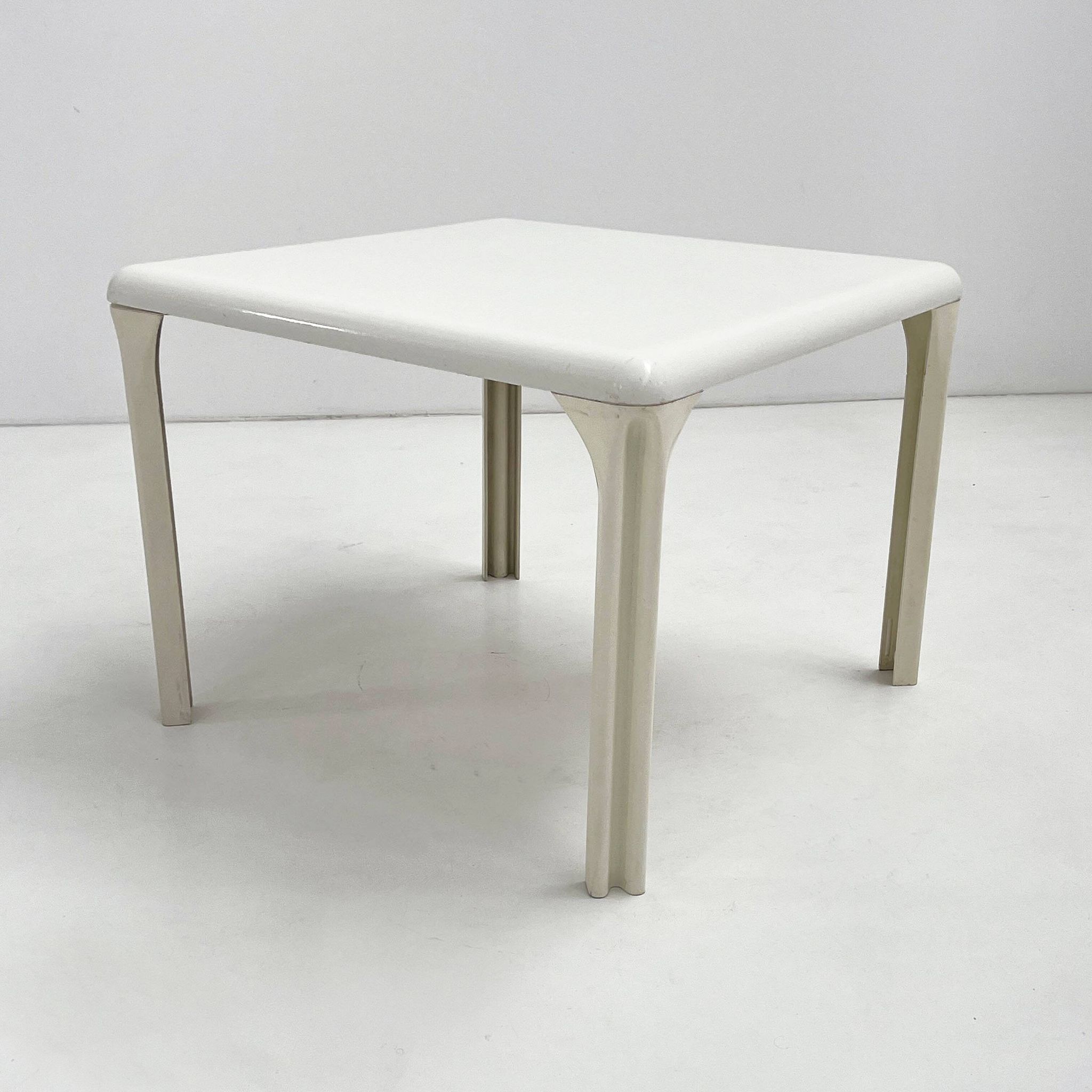 Stadio White dining table by Vico Magistretti for Artemide, 1970
