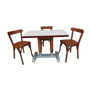 Table bistrot et 3 chaises