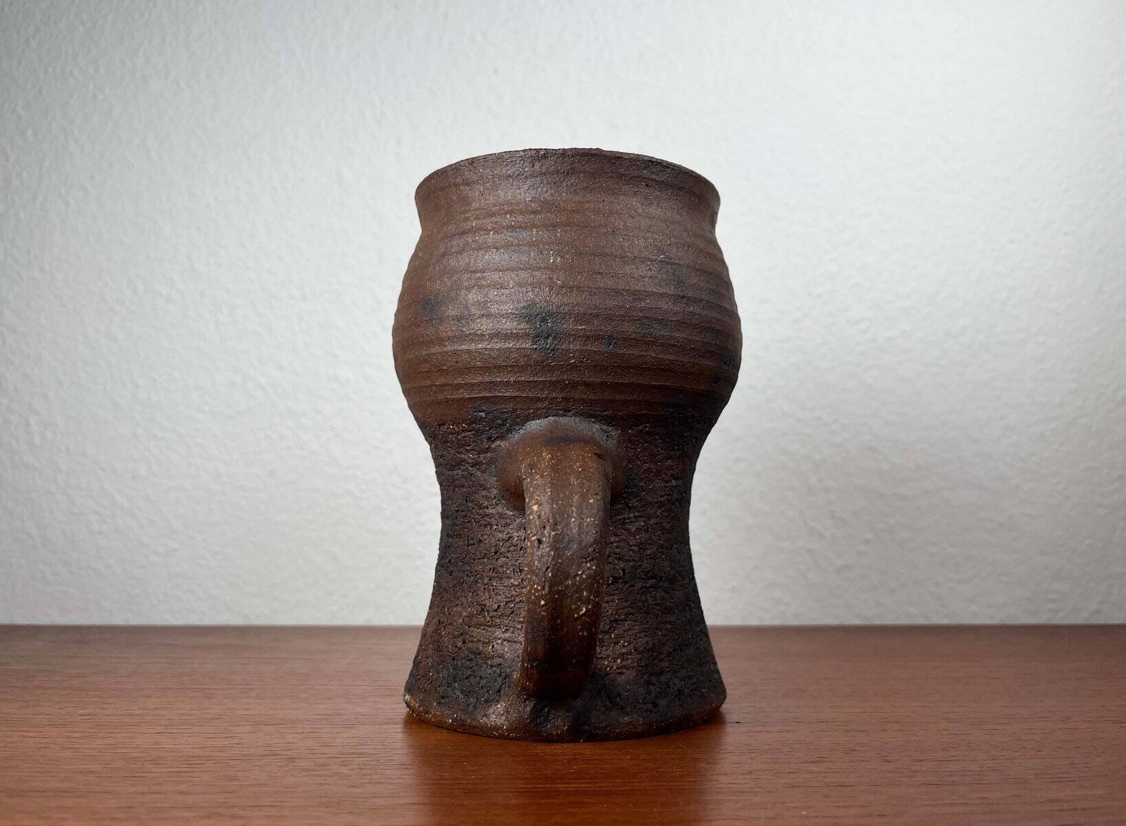 Carafe Vase de Pottery de Studio Allemand Brutaliste Mid-Century Modern par Gerhard Liebenthron, 1974