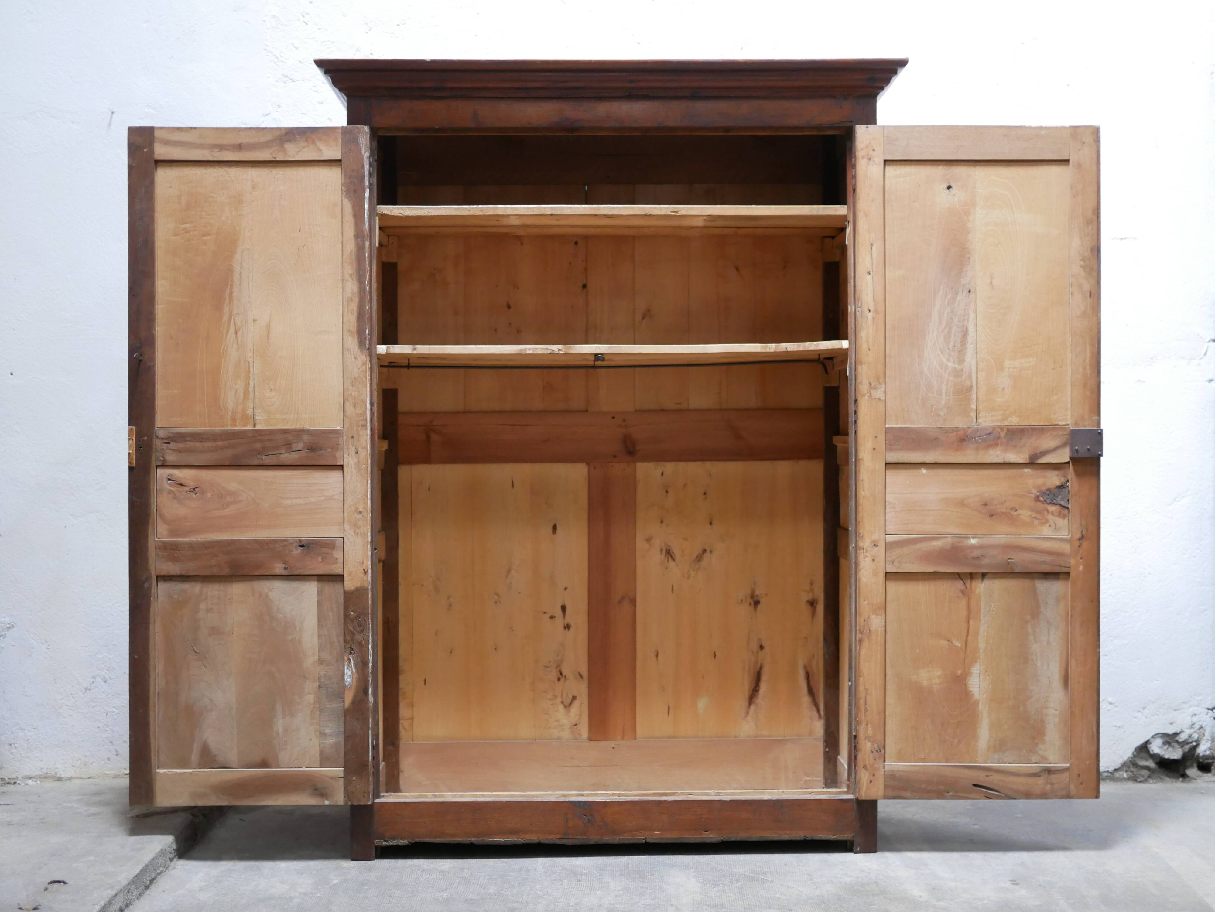 Armoire penderie ancienne en bois