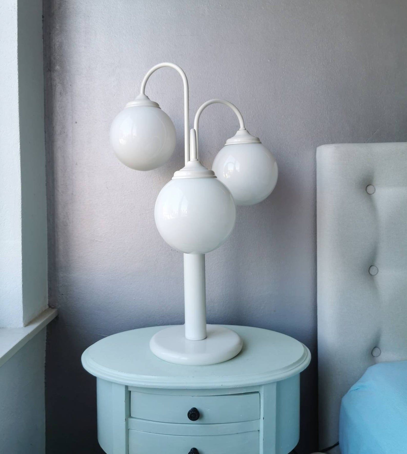 Lampe de table en métal blanc vintage avec 3 boules de lanterne, années 80
