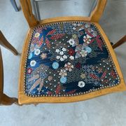 2 chairs in boys and fabrics