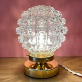 Lampe à poser globe vintage en verre moulé