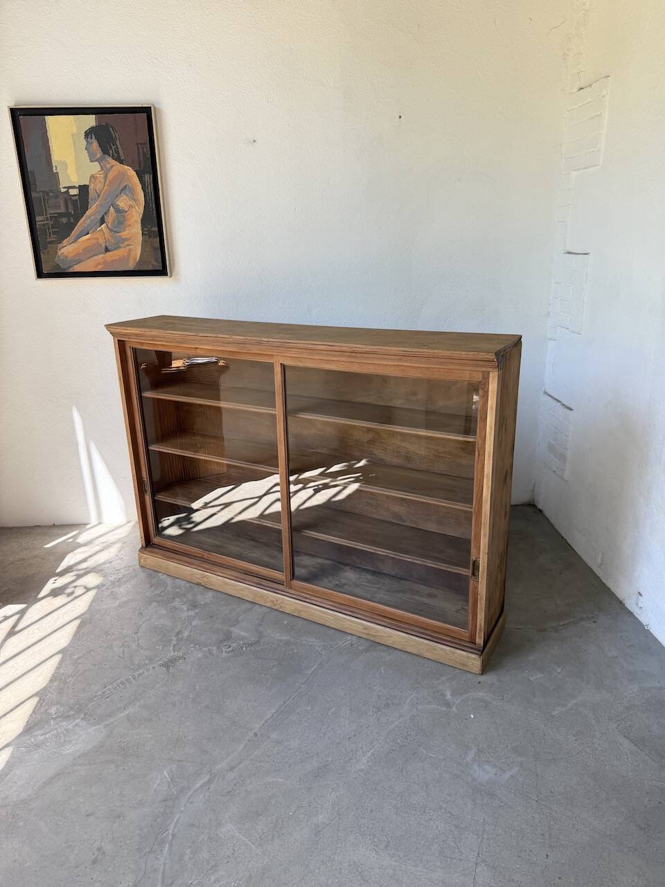 Enfilade vitrée en chêne, années 50