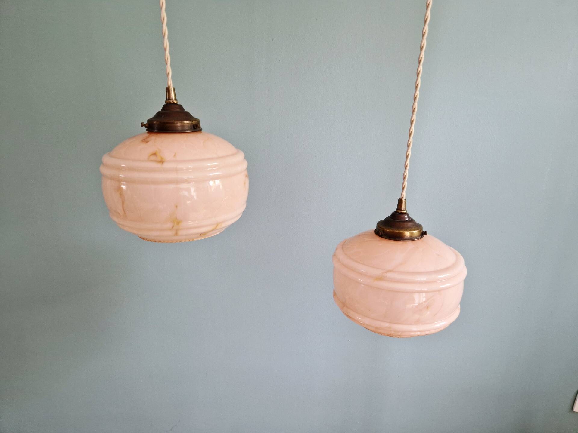 Pair of Art Deco pendant lights in pink marbled opaline, 1920s-30s
