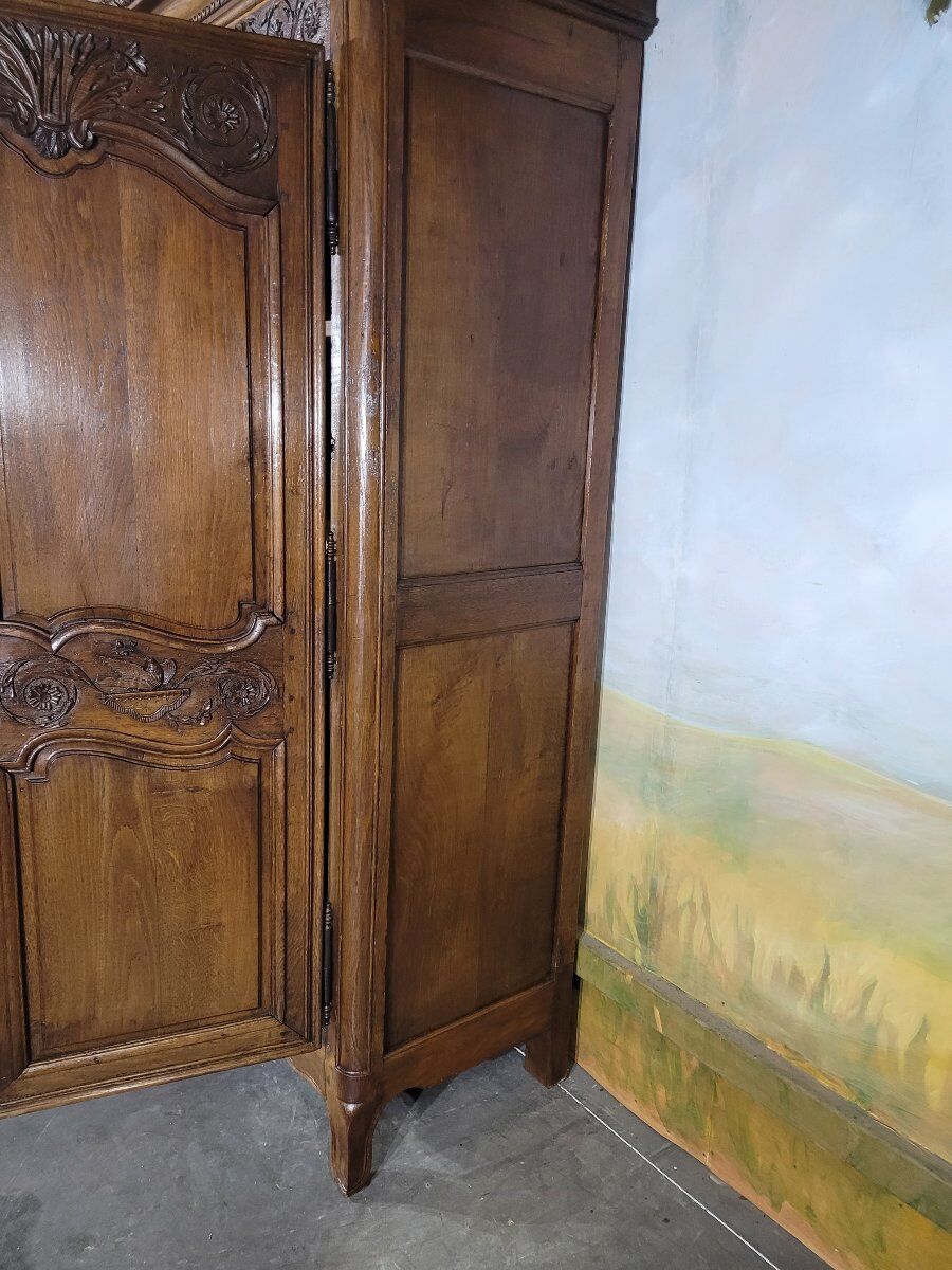 Armoire Louis XV en chêne