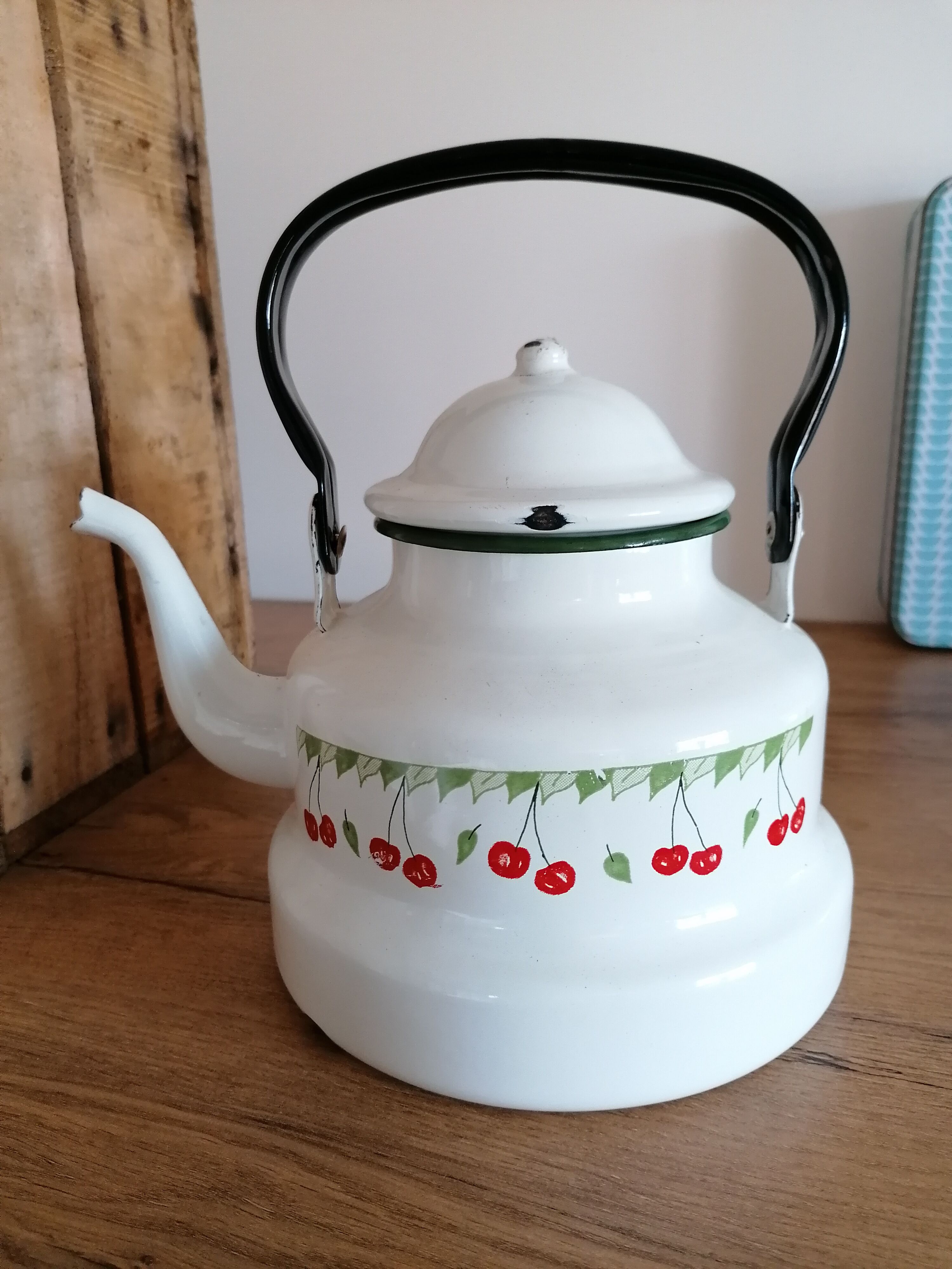 Tea pot