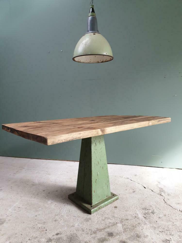 Table à manger industrielle