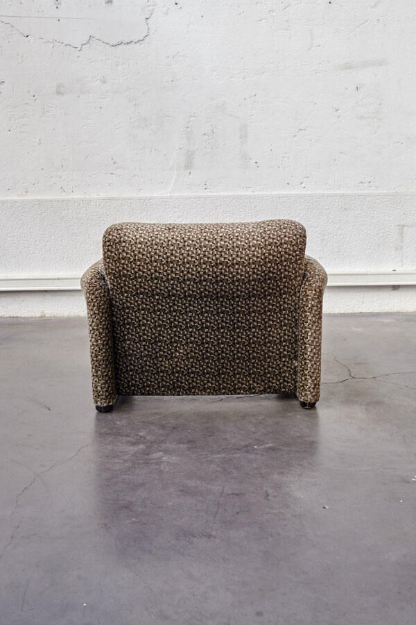 Fauteuil maralunga avec ottoman