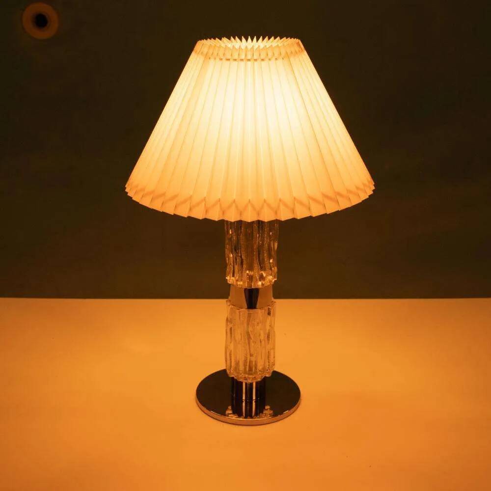 Mid-century glass table lamp by Richard Essig, chic hotel style.