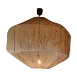 Free-form luminaire in natural sisal