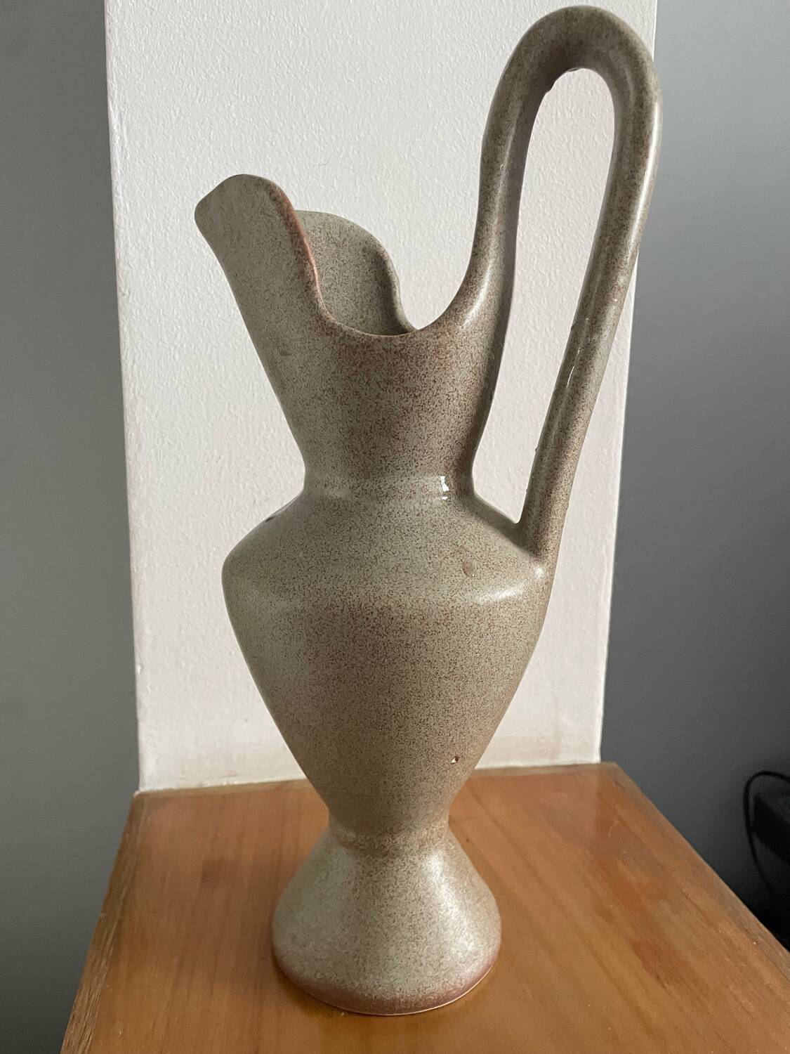 Ewer vase