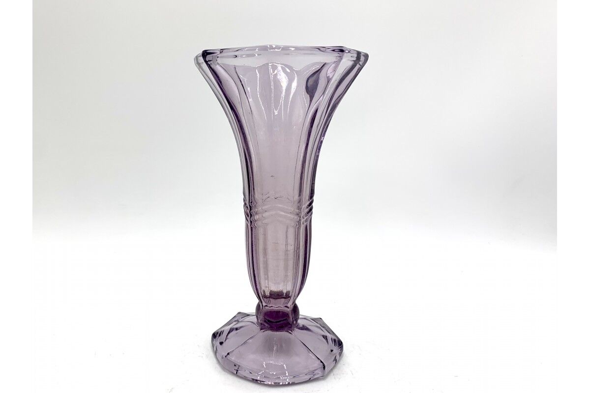A purple Art Deco vase, Huta Zawiercie, Poland, 1960s