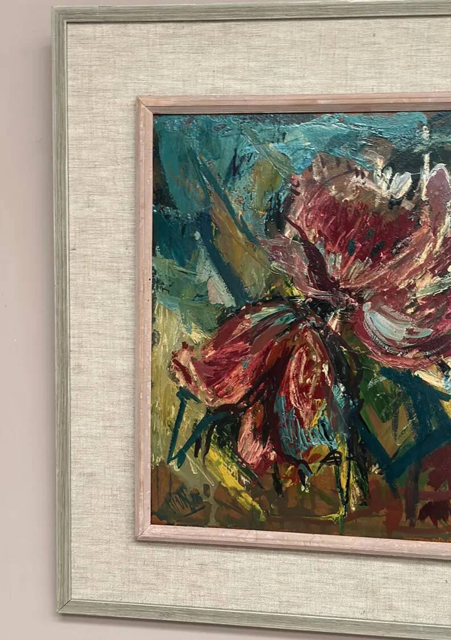 Original Swedish Oil on Panel – "Pink Flower" by Owe Wessbohn – Signed – Vintage and Framed – 69 × 51 cm (27.2" × 20.1")