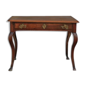 Bureau en noyer d'époque Louis XV à pied biche