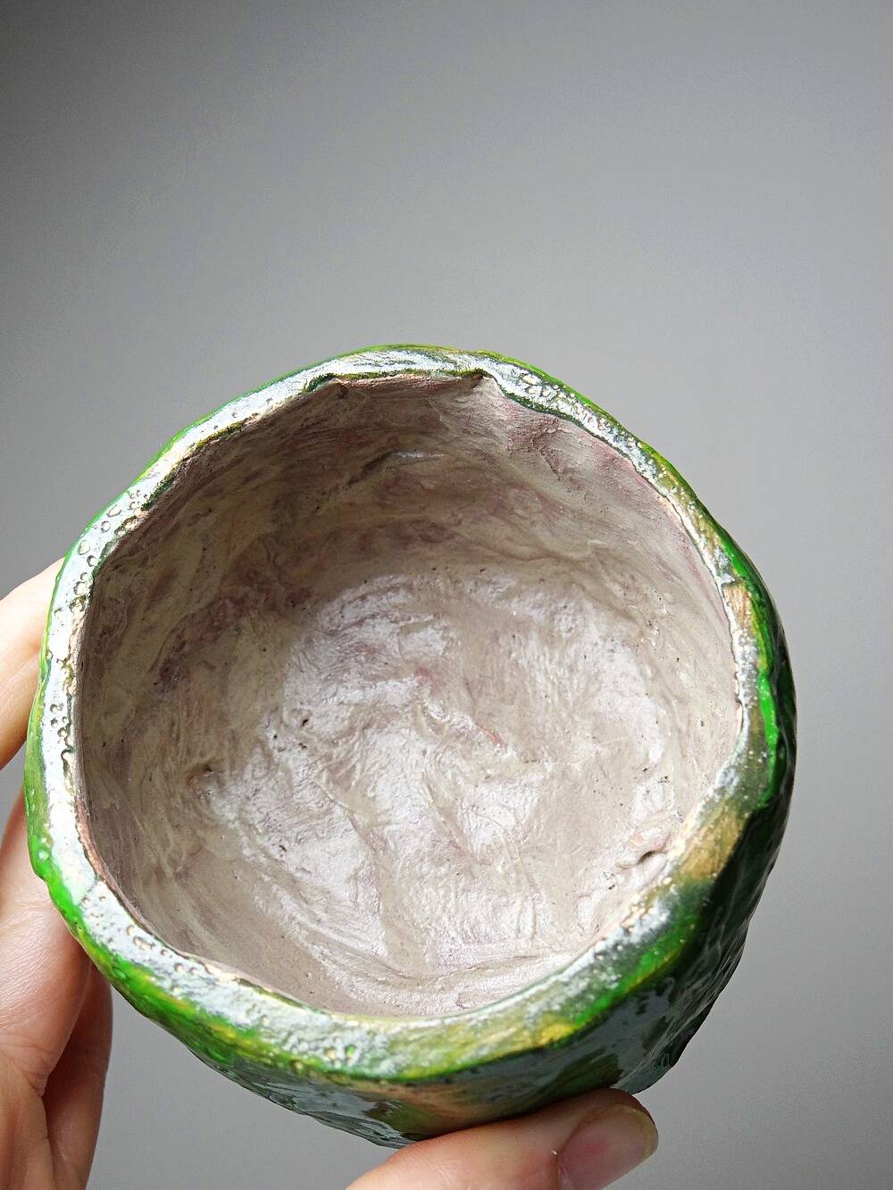 Petite boîte en céramique émaillée verte style brutaliste artisanat vintage