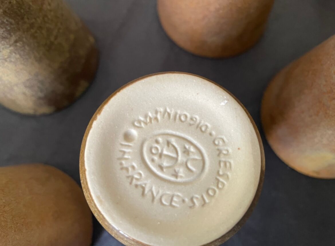 Digoin sandstone cups