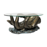Hollywood Regency hand-shaped coffee table, from the 70s and 80s, in bronze patinated resin.