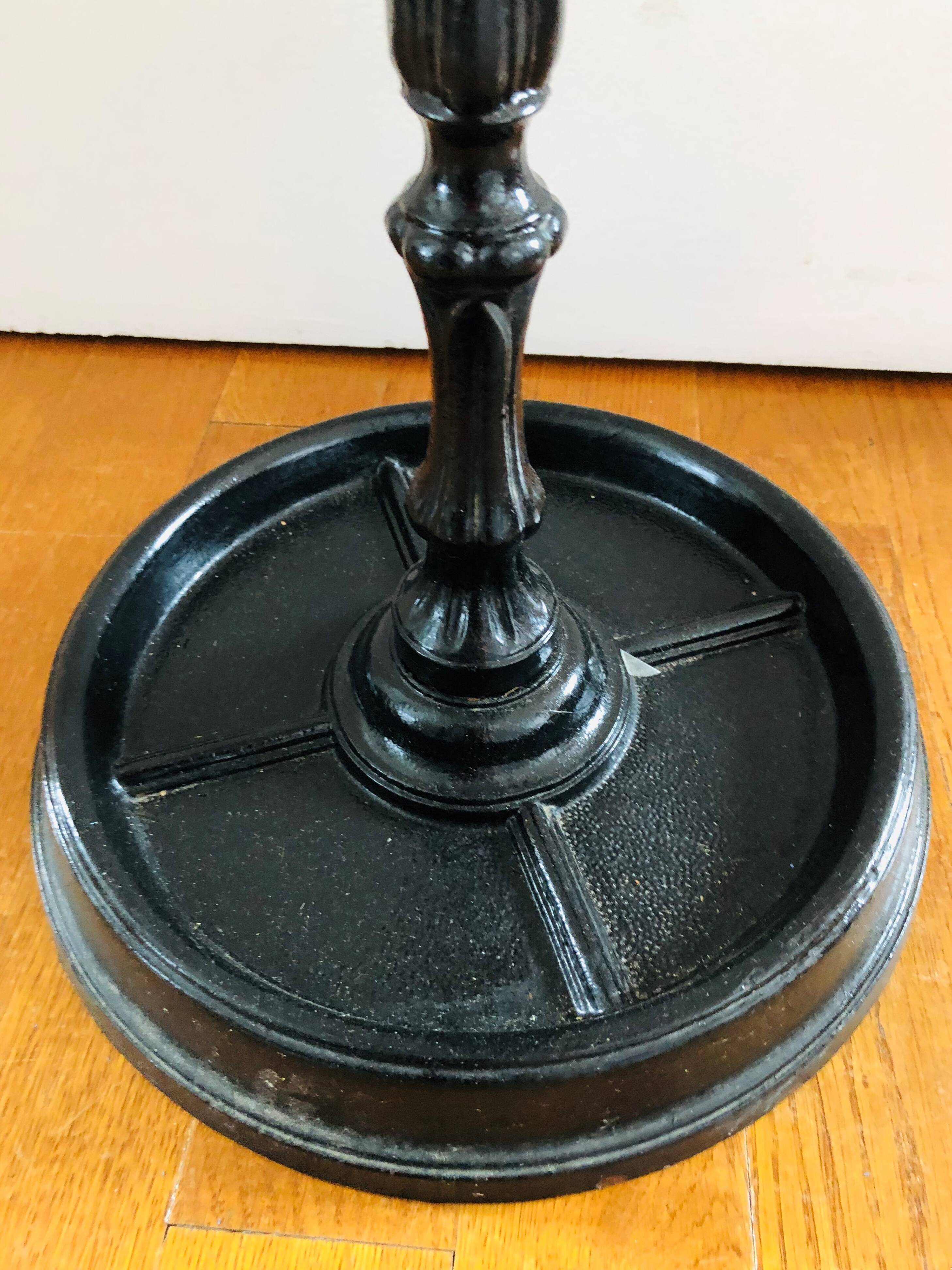 Porte parapluies en fonte art nouveau