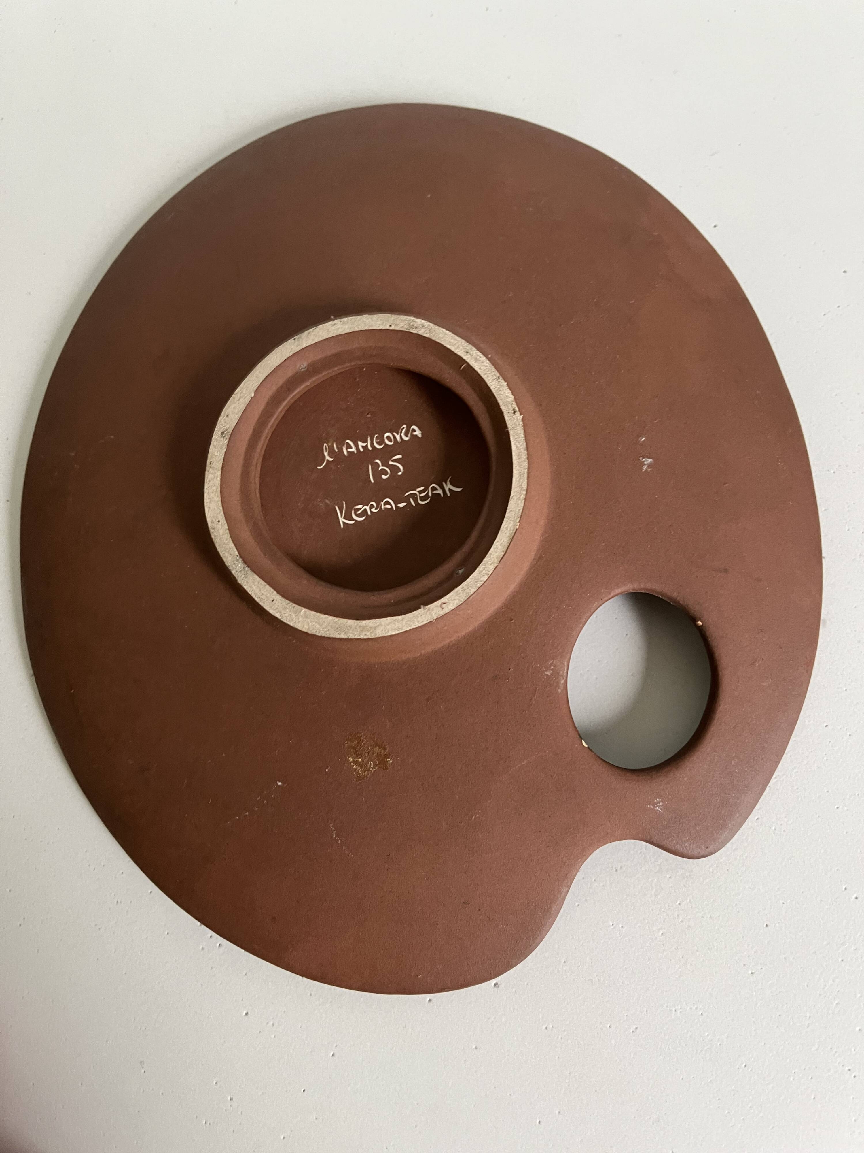 Paint palette-shaped bowl from the L'Ancora brand